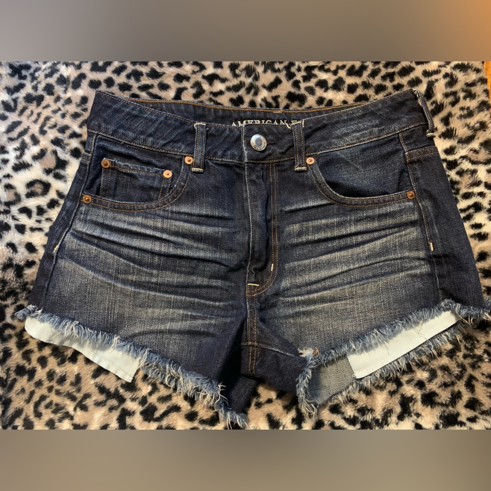 American Eagle Shorts. Size 6. (Smoke free home)